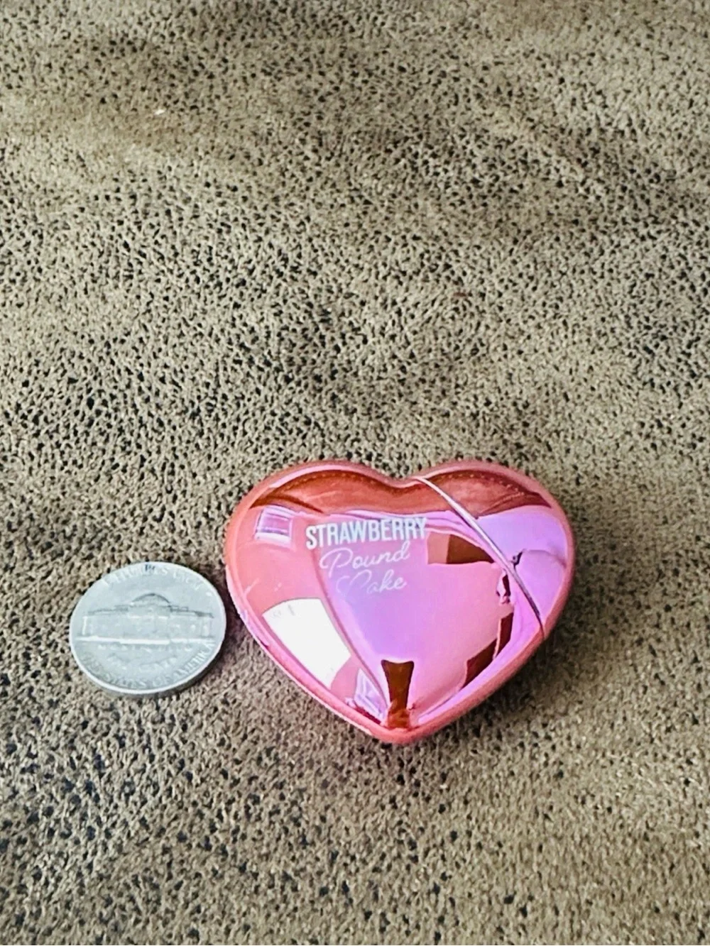 Bath & Body Works Strawberry Pound Cake Heart Lip Gloss - Pink
